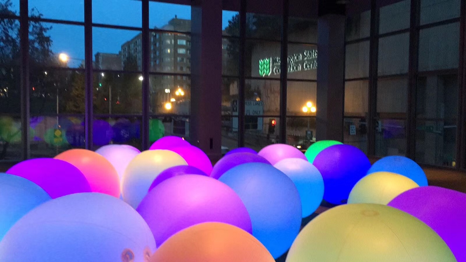 LED Inflatable Touching Colore - Led Balloon Light 评论和价格