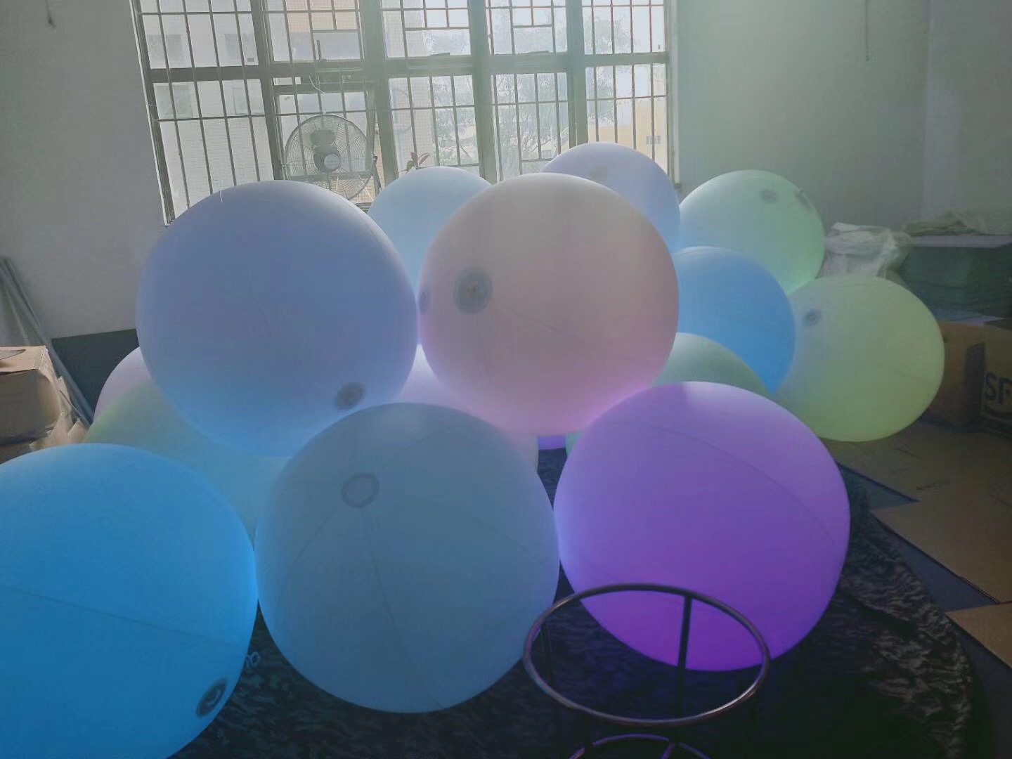LED Inflatable Touching Colore - Led Balloon Light 评论和价格